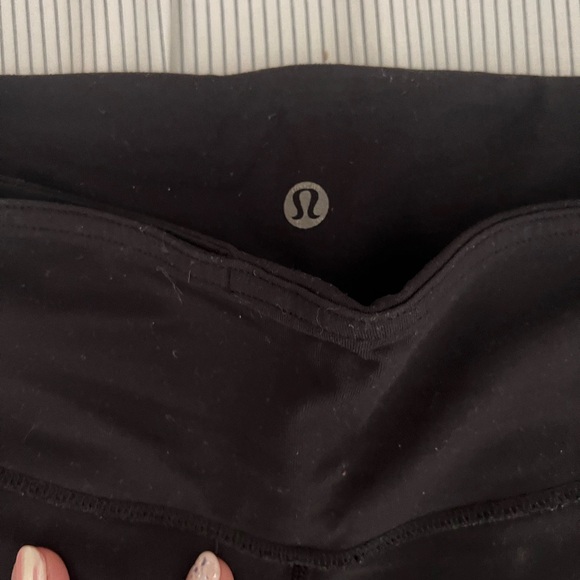 Lululemon Wunder Under leggings size 6 reversible! - Picture 4 of 9